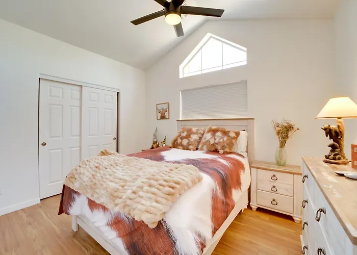 12 Mi To Flagstaff: Pet-friendly W/ Sunroom! *