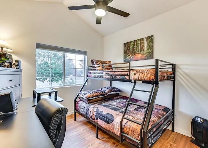 12 Mi To Flagstaff: Pet-friendly W/ Sunroom! Bellemont