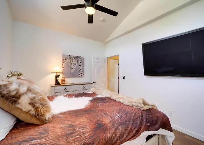 12 Mi To Flagstaff: Pet-friendly W/ Sunroom! * Bellemont